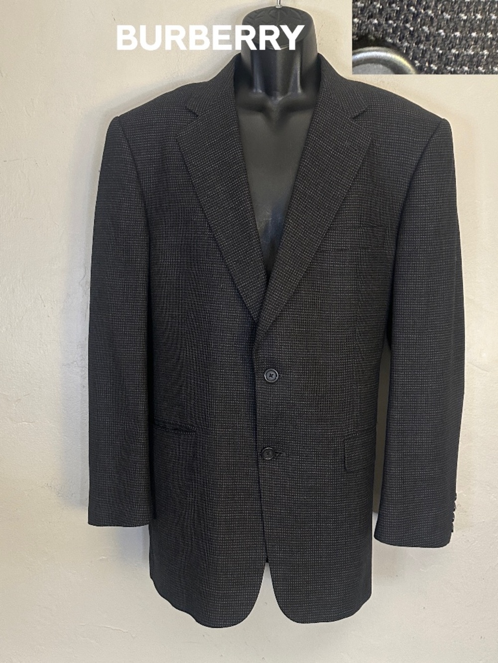 Burberry Silk Blend Blazer 42R Gently worn Made in USA 54% silk/46% wool